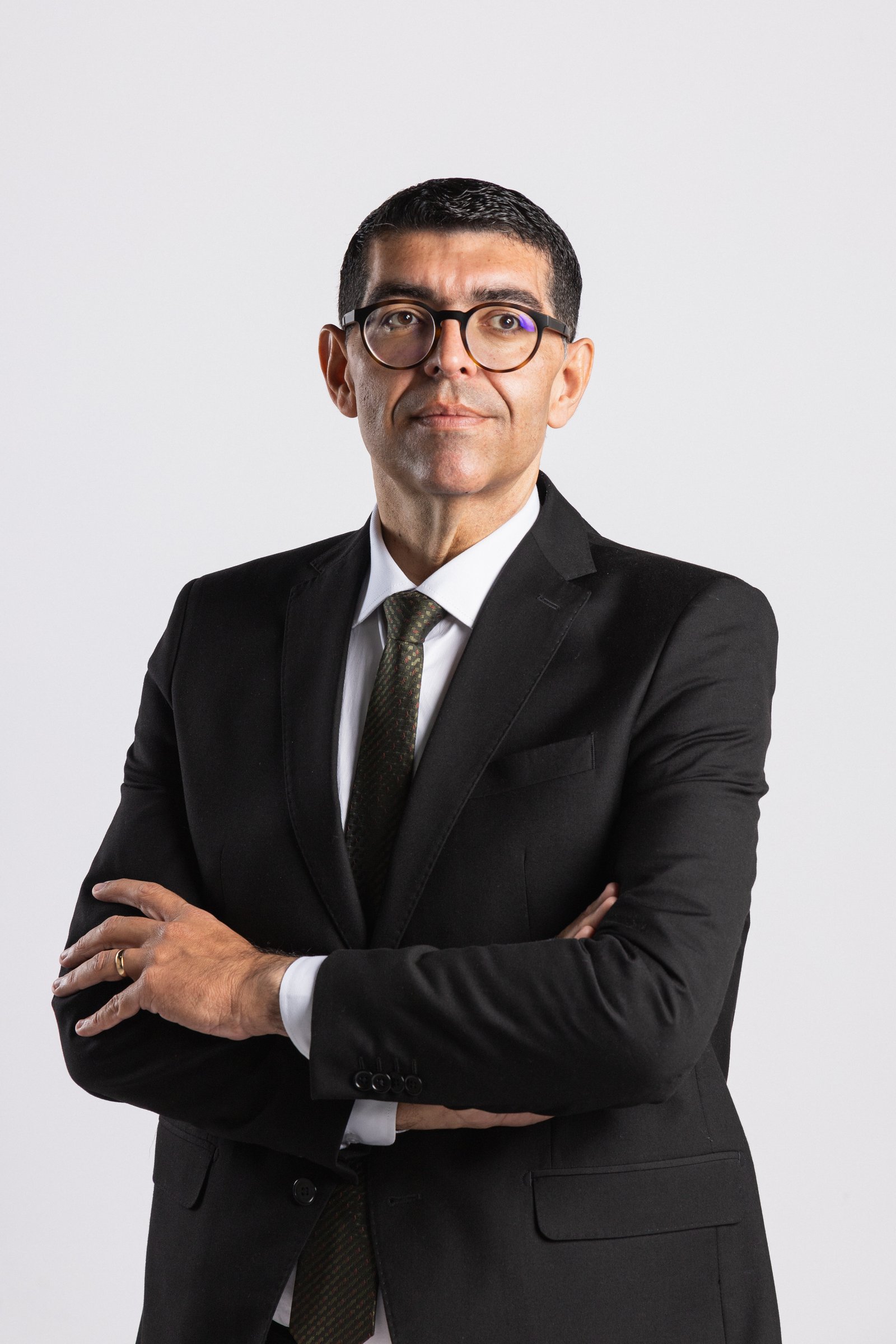 Dr. Jone Pereira – Advogado OAB/PB 13523 especialista em Direito Público
